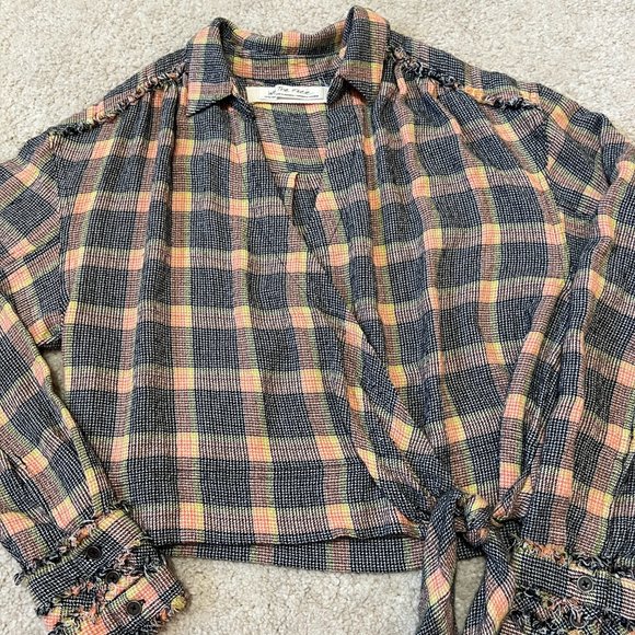 Free People We the Free Running Wild Plaid Wrap Top Size XS Frayed Collared - Picture 3 of 10